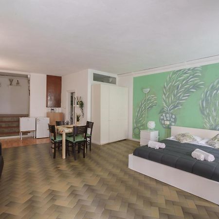 מנרולה Lory'S Suite מראה חיצוני תמונה